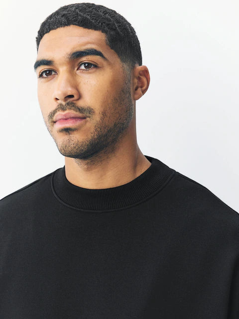 Black - Oversized - Heavyweight sweatshirt with a round neck and high cotton
