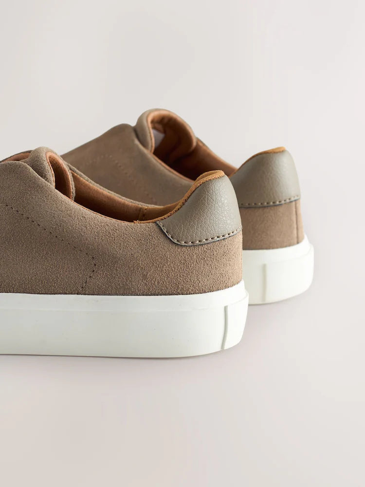 Neutral - elegant sports shoe with elastic lacing
