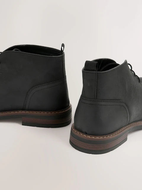 Black - Wax-colored leather chukka boots
