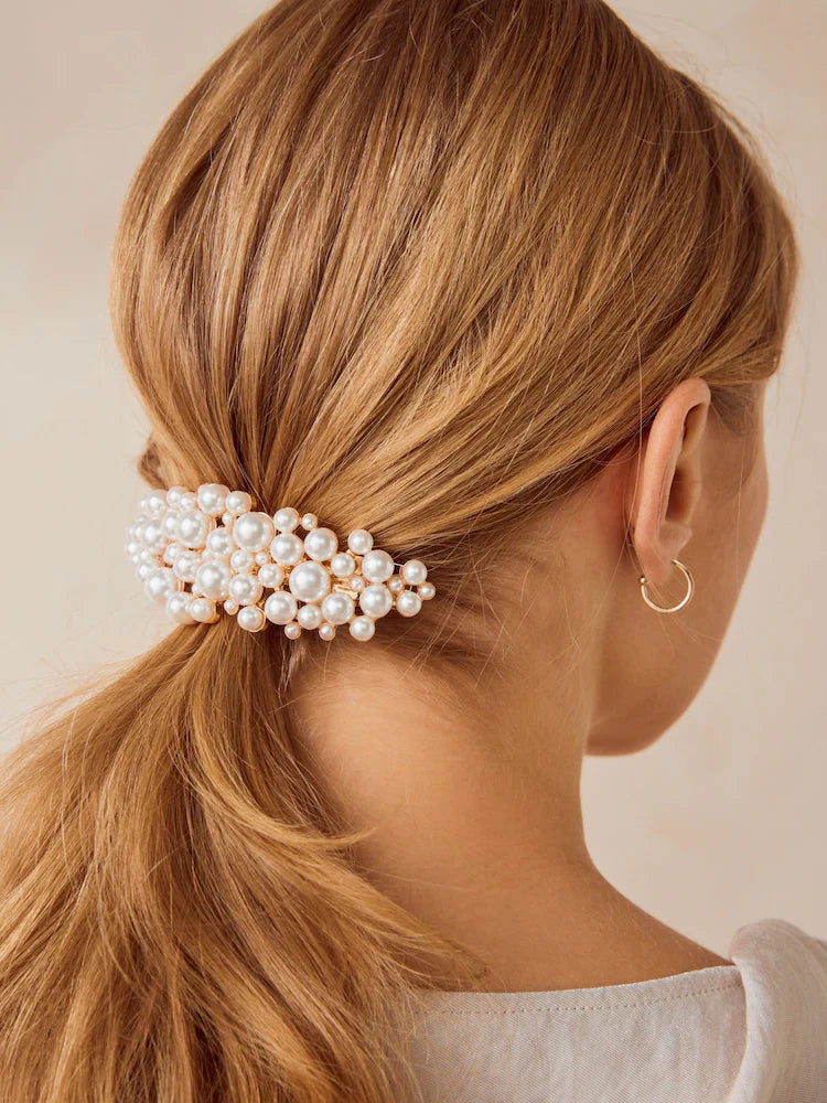 White - Metal beret clip with pearl effect