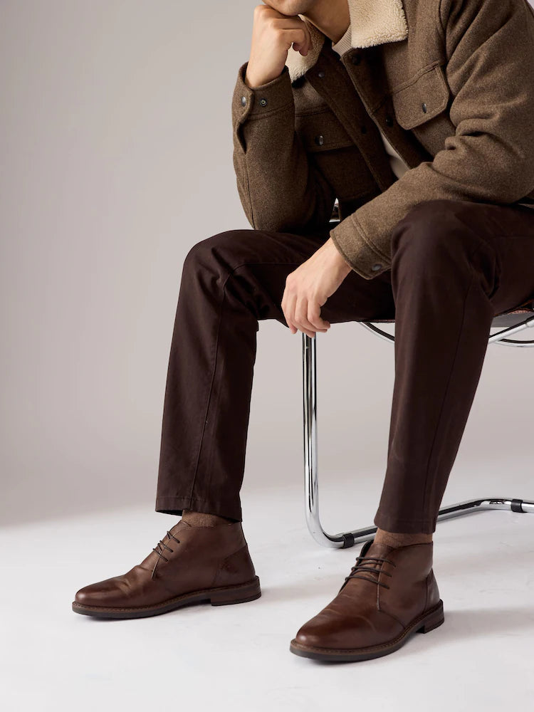Braun - Wachsfarbene Chukka Stiefel aus Leder