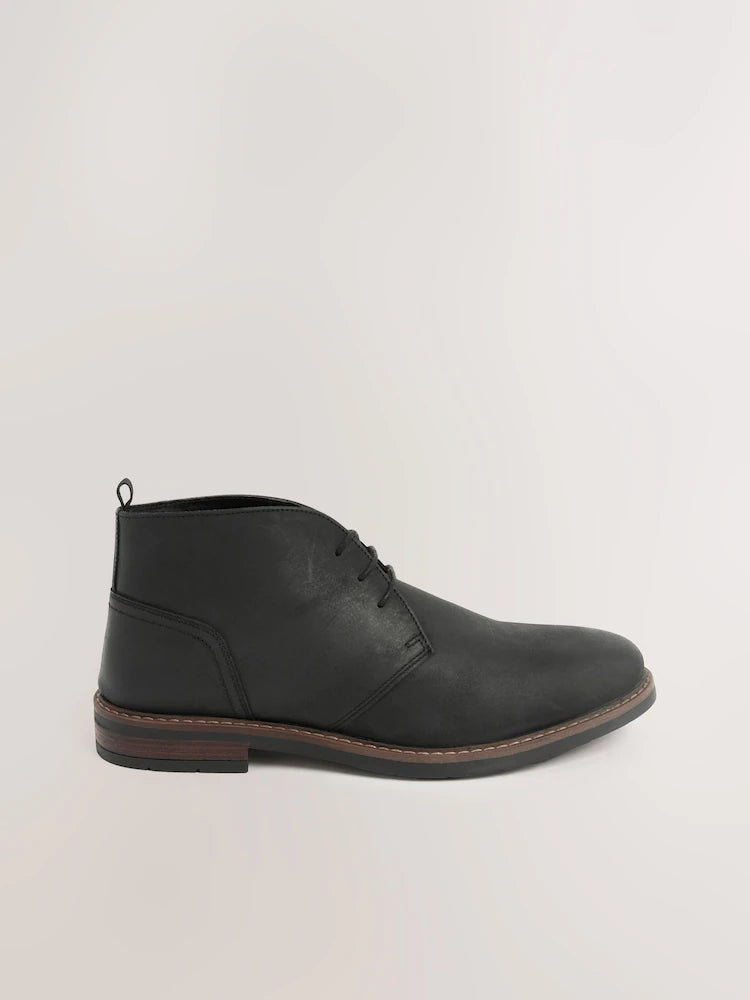 Black - Wax-colored leather chukka boots