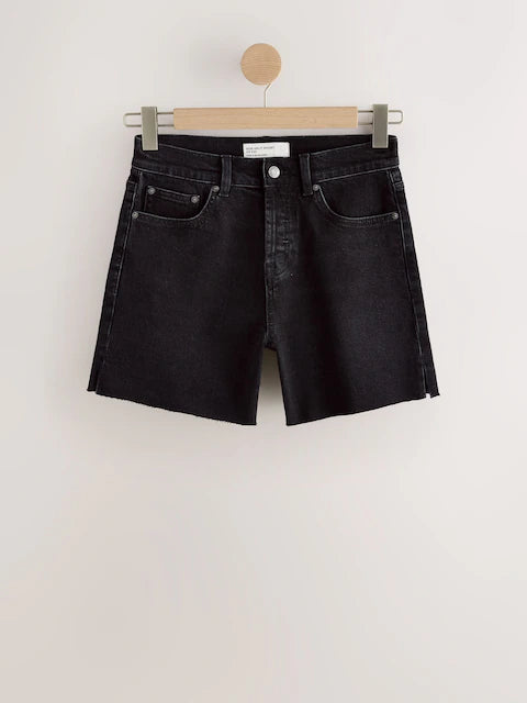 Schwarz - Split Hem High Rise Denim Shorts
